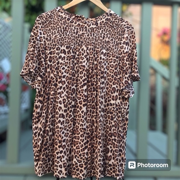Torrid Leopard Print Shirt Blouse Top Short Sleeve Animal Print - Picture 1 of 7